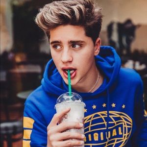 Meet your Posher, Christen